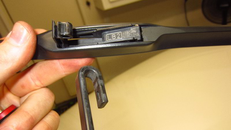 2014-2021-Mitsubishi-Outlander-Windshield-Wiper-Blades-Replacement-Guide-011