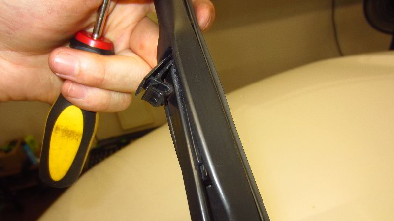 2014-2021-Mitsubishi-Outlander-Windshield-Wiper-Blades-Replacement-Guide-014