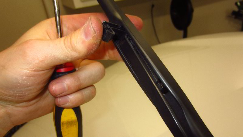 2014-2021-Mitsubishi-Outlander-Windshield-Wiper-Blades-Replacement-Guide-015