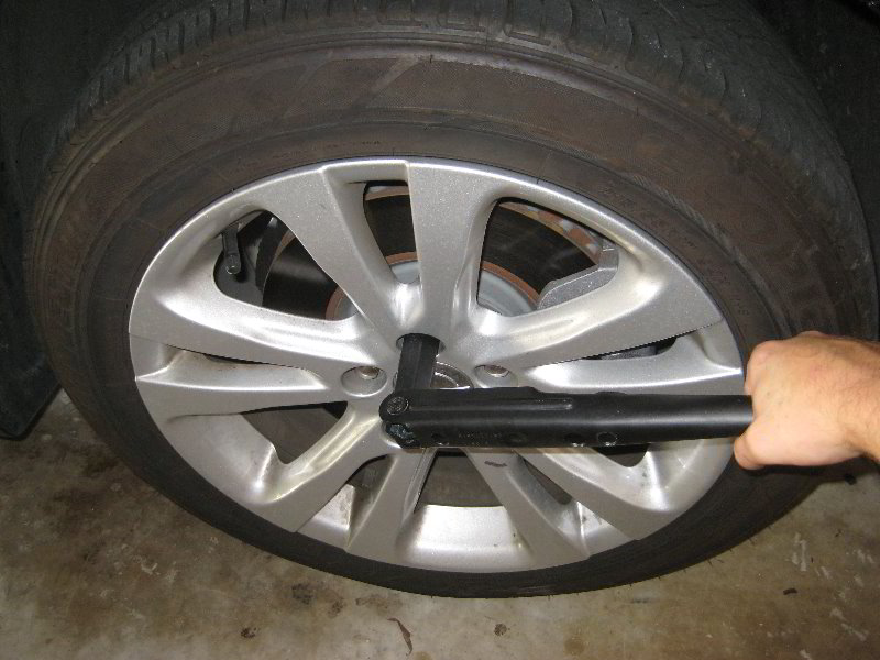 2015-2017-Chrysler-200-Front-Brake-Pads-Replacement-Guide-035