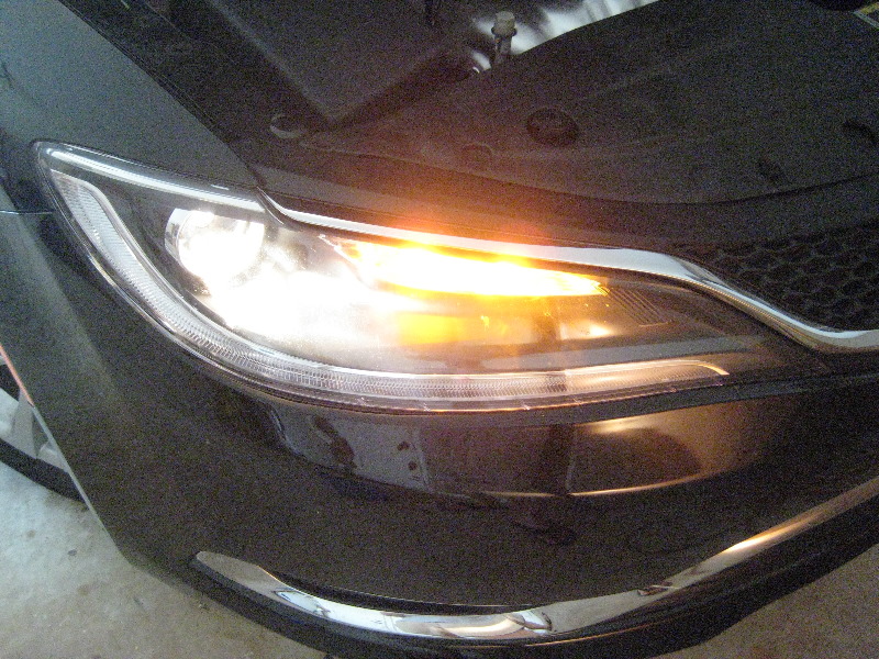 2015-2017-Chrysler-200-Headlight-Bulbs-Replacemnet-Guide-051