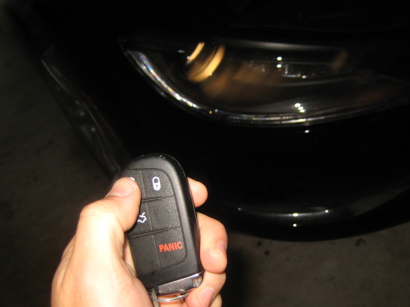 thumbnail image 2 of OEM 2015-2017 Chrysler 200 Push-to-Start Remote Key Fob - 68155687 AB Virgin Unlocked 2 of 3