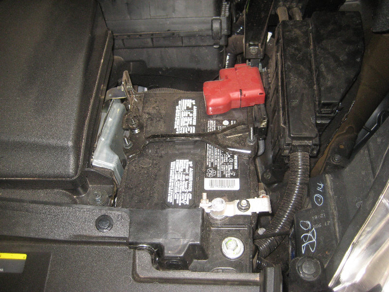 2015-2018-Nissan-Murano-12V-Automotive-Battery-Replacement-Guide-001
