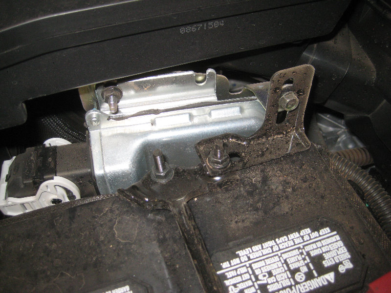 2015-2018-Nissan-Murano-12V-Automotive-Battery-Replacement-Guide-005