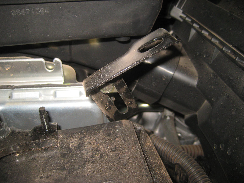 2015-2018-Nissan-Murano-12V-Automotive-Battery-Replacement-Guide-009