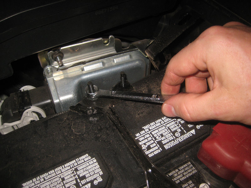 2015-2018-Nissan-Murano-12V-Automotive-Battery-Replacement-Guide-010