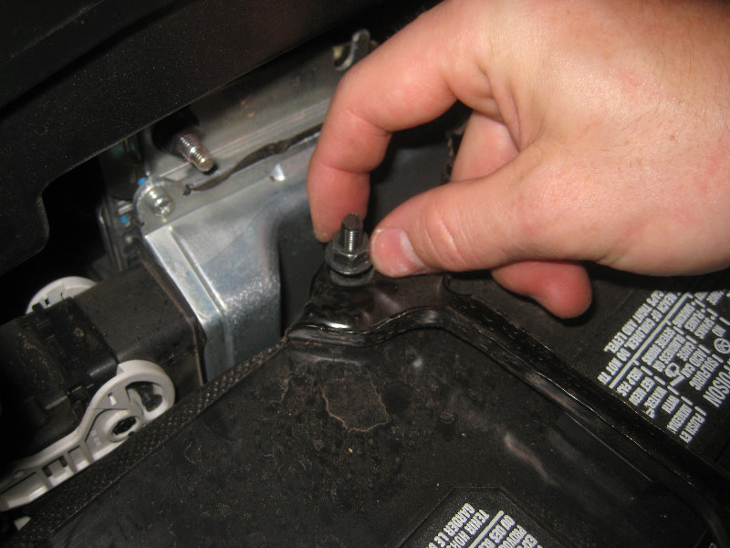 2015-2018-Nissan-Murano-12V-Automotive-Battery-Replacement-Guide-012