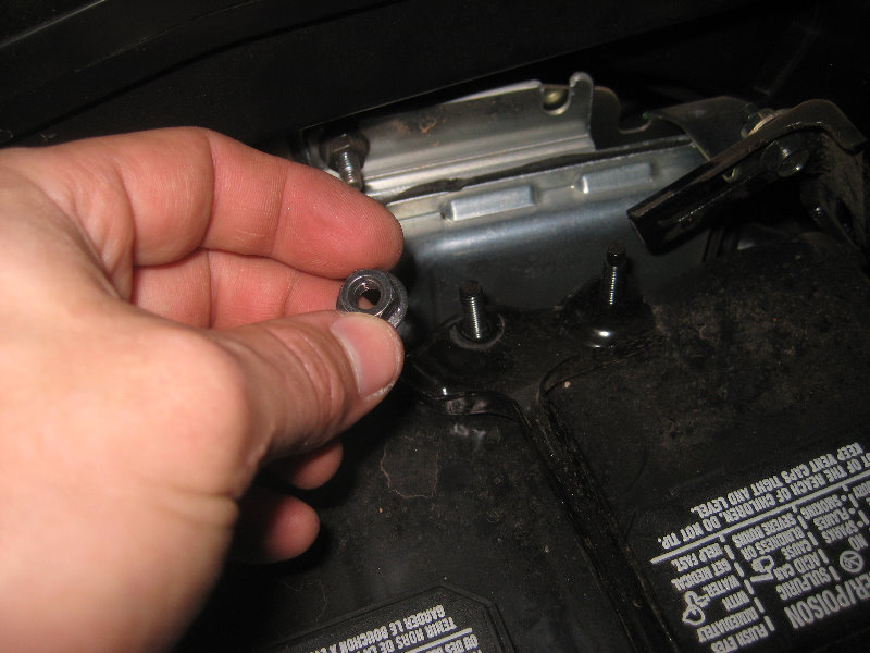 2015-2018-Nissan-Murano-12V-Automotive-Battery-Replacement-Guide-013