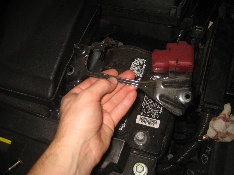 2015-2018-Nissan-Murano-12V-Automotive-Battery-Replacement-Guide-015
