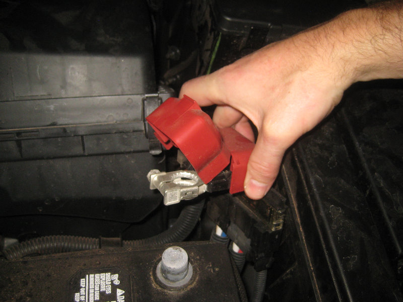 2015-2018-Nissan-Murano-12V-Automotive-Battery-Replacement-Guide-018