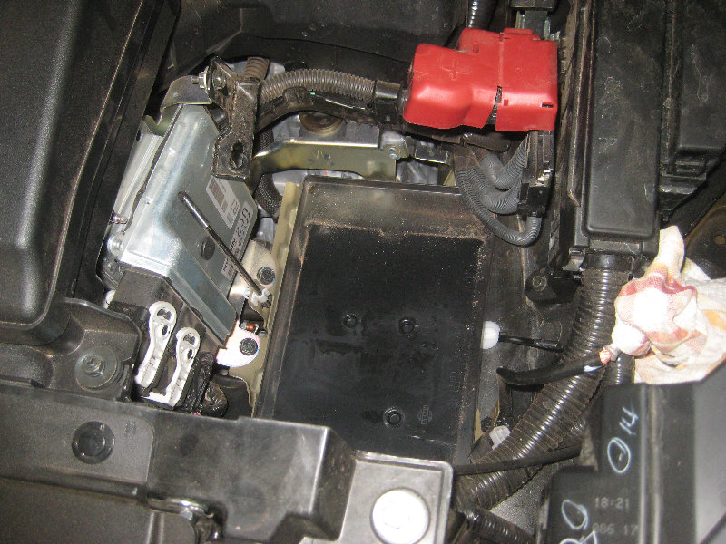 2015-2018-Nissan-Murano-12V-Automotive-Battery-Replacement-Guide-022