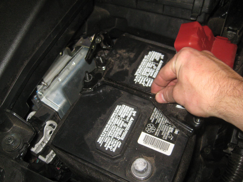 2015-2018-Nissan-Murano-12V-Automotive-Battery-Replacement-Guide-027