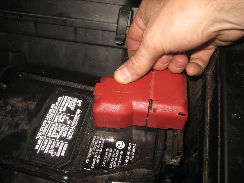 2015-2018-Nissan-Murano-12V-Automotive-Battery-Replacement-Guide-029