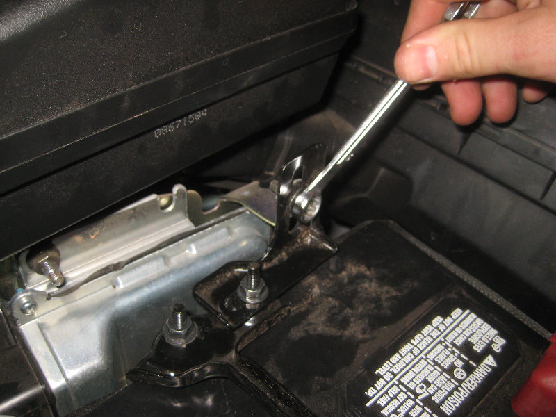 2015-2018-Nissan-Murano-12V-Automotive-Battery-Replacement-Guide-033