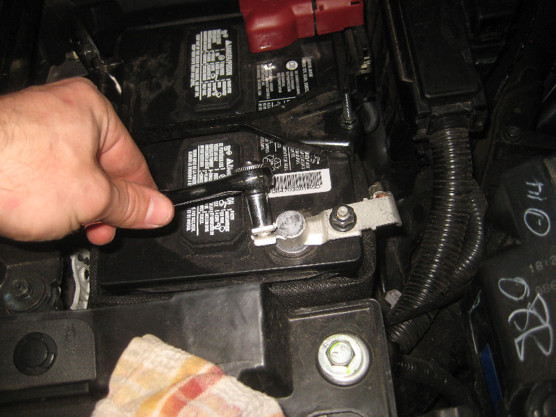 2015-2018-Nissan-Murano-12V-Automotive-Battery-Replacement-Guide-038