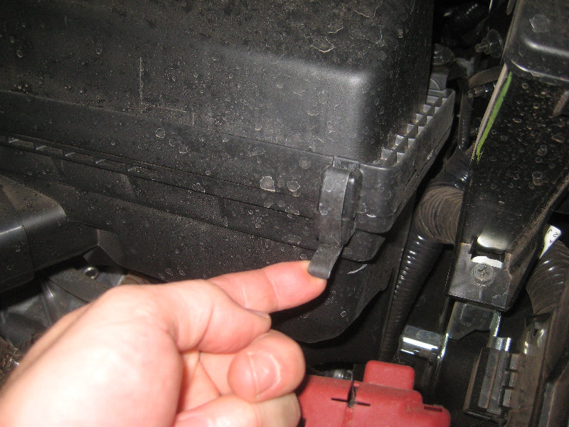 2015-2018-Nissan-Murano-Engine-Air-Filter-Replacement-Guide-002