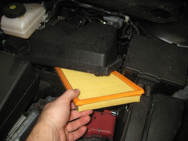 2015-2018-Nissan-Murano-Engine-Air-Filter-Replacement-Guide-007