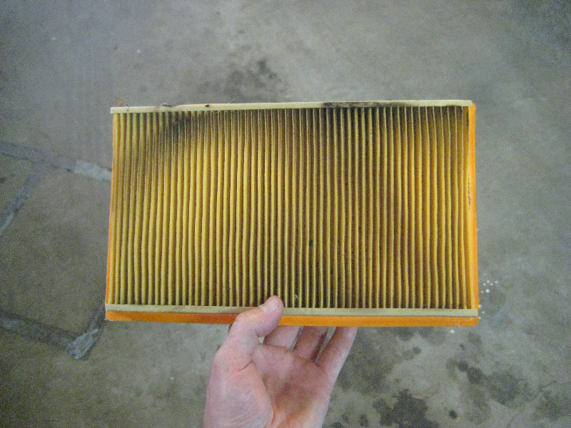 2015-2018-Nissan-Murano-Engine-Air-Filter-Replacement-Guide-009