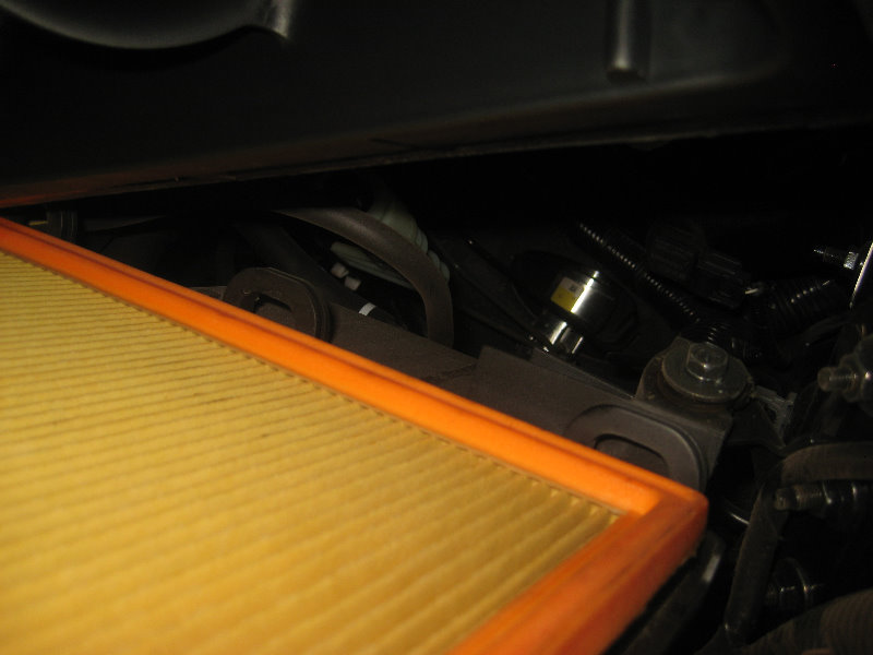 2015-2018-Nissan-Murano-Engine-Air-Filter-Replacement-Guide-012