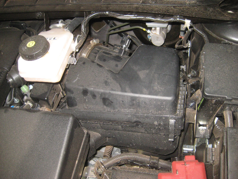 2015-2018-Nissan-Murano-Engine-Air-Filter-Replacement-Guide-016