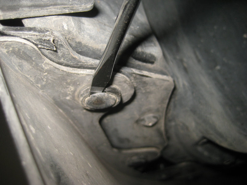 2015-2018-Nissan-Murano-Fog-Light-Bulbs-Replacement-Guide-006