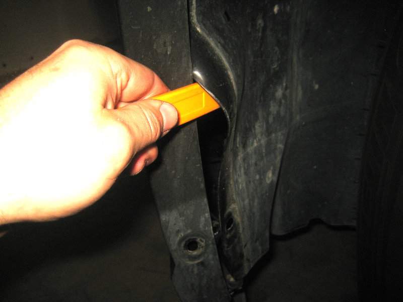 2015-2018-Nissan-Murano-Fog-Light-Bulbs-Replacement-Guide-008