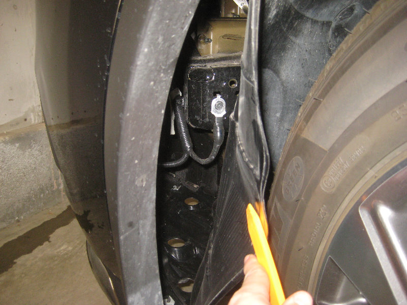 2015-2018-Nissan-Murano-Fog-Light-Bulbs-Replacement-Guide-009