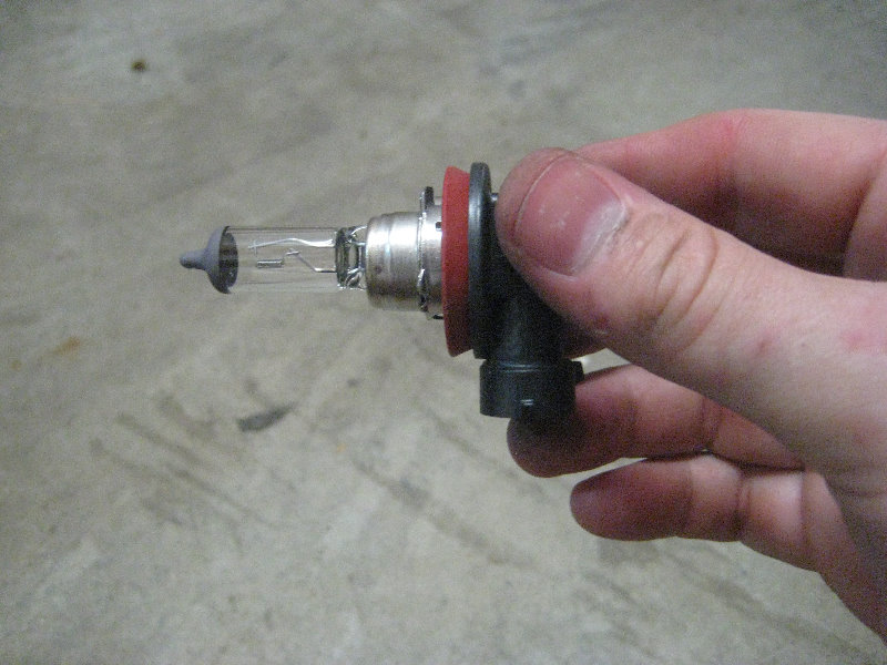 2015-2018-Nissan-Murano-Fog-Light-Bulbs-Replacement-Guide-015