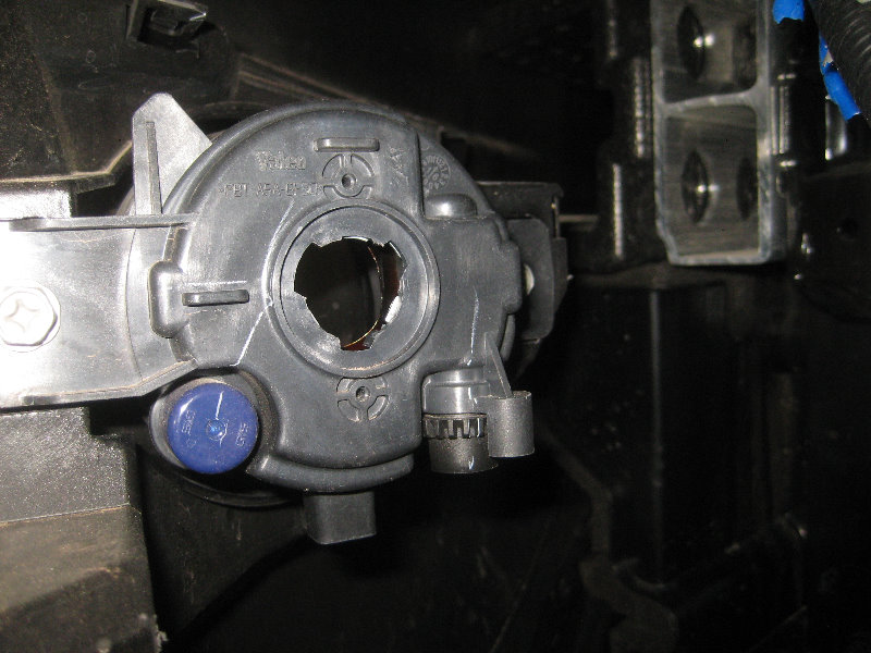 2015-2018-Nissan-Murano-Fog-Light-Bulbs-Replacement-Guide-017