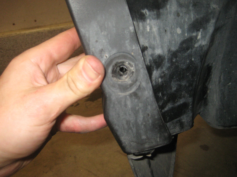 2015-2018-Nissan-Murano-Fog-Light-Bulbs-Replacement-Guide-022