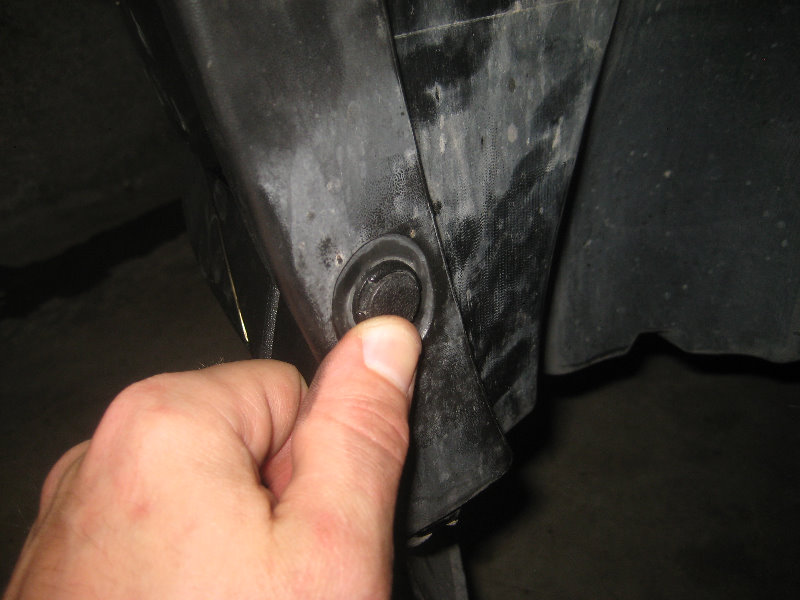 2015-2018-Nissan-Murano-Fog-Light-Bulbs-Replacement-Guide-023