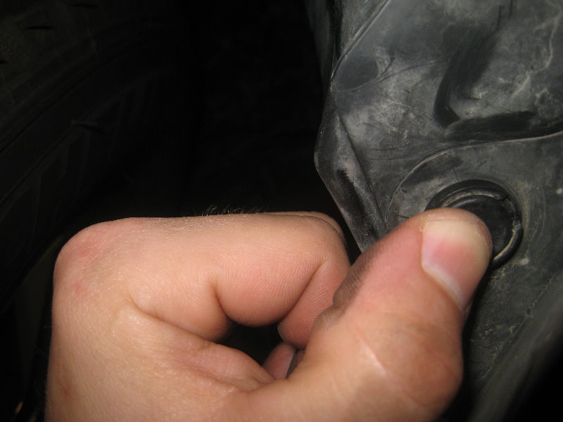 2015-2018-Nissan-Murano-Fog-Light-Bulbs-Replacement-Guide-025