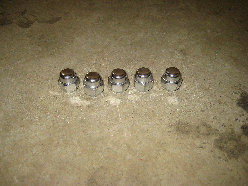 2015-2018-Nissan-Murano-Front-Brake-Pads-Replacement-Guide-005