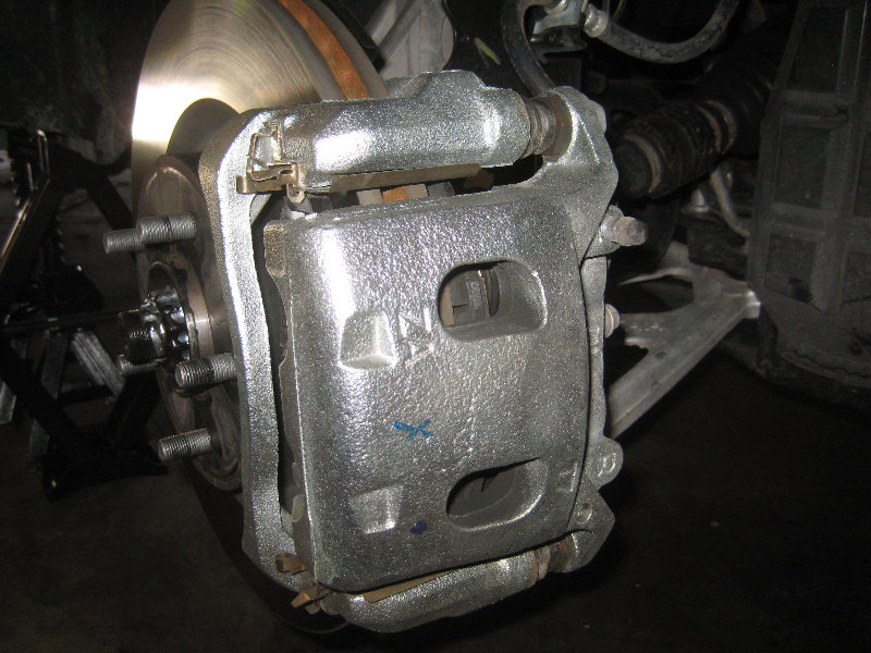 2015-2018-Nissan-Murano-Front-Brake-Pads-Replacement-Guide-007