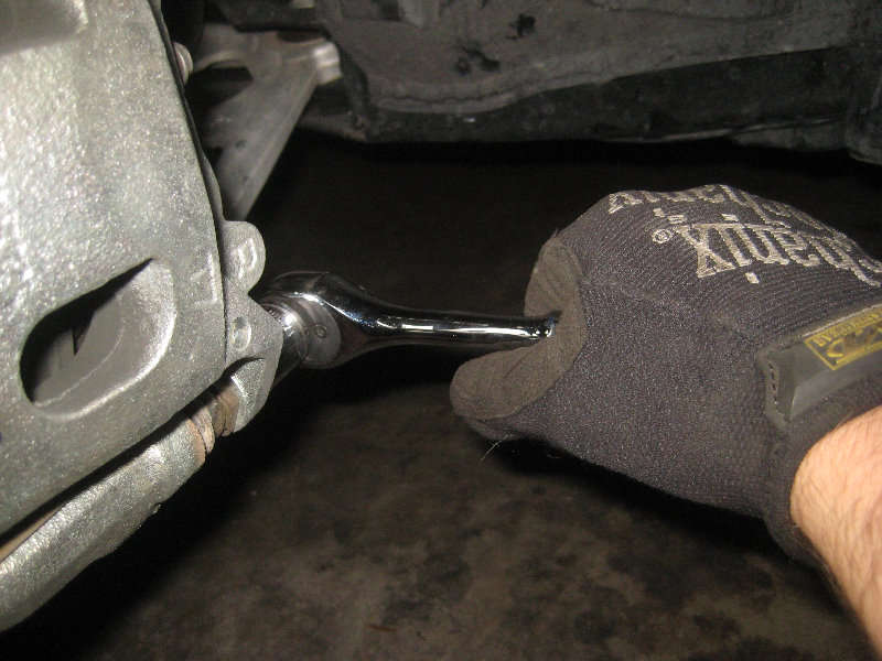 2015-2018-Nissan-Murano-Front-Brake-Pads-Replacement-Guide-008