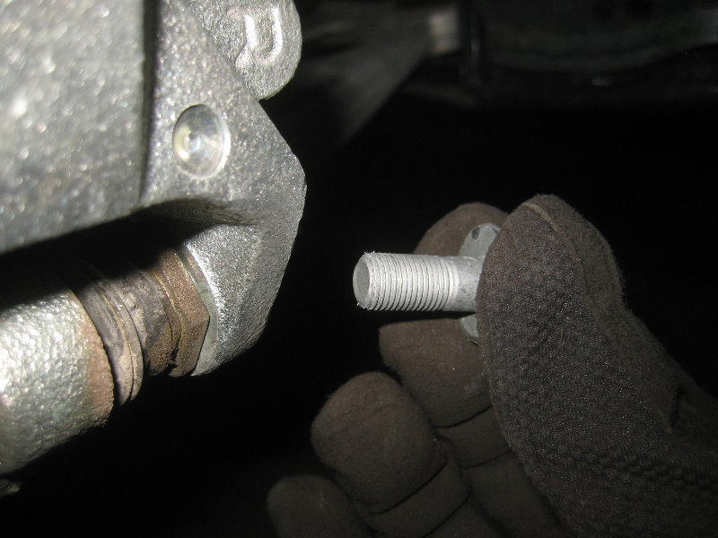 2015-2018-Nissan-Murano-Front-Brake-Pads-Replacement-Guide-010