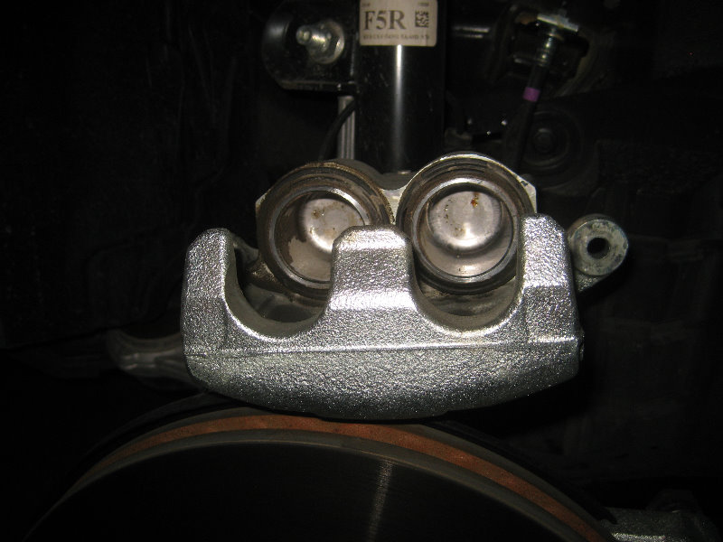 2015-2018-Nissan-Murano-Front-Brake-Pads-Replacement-Guide-014