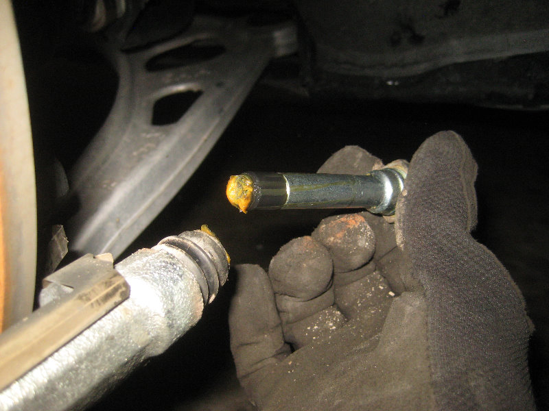 2015-2018-Nissan-Murano-Front-Brake-Pads-Replacement-Guide-024