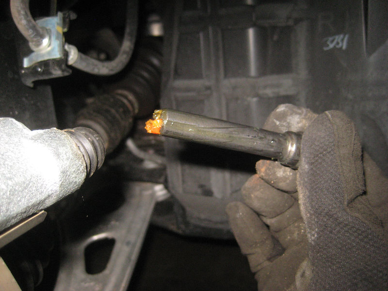 2015-2018-Nissan-Murano-Front-Brake-Pads-Replacement-Guide-025