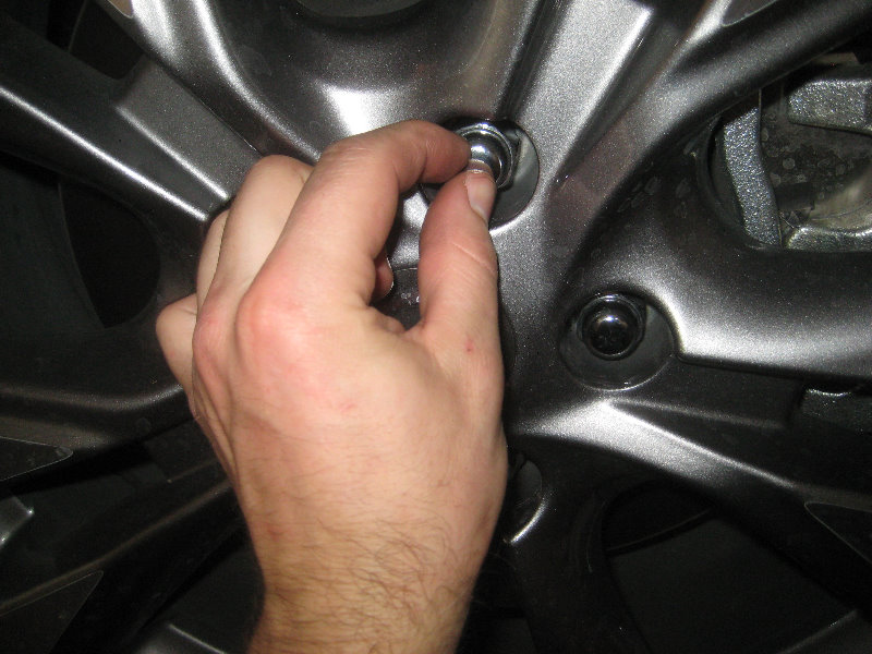 2015-2018-Nissan-Murano-Front-Brake-Pads-Replacement-Guide-038