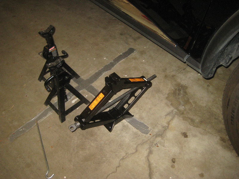 2015-2018-Nissan-Murano-Front-Brake-Pads-Replacement-Guide-040