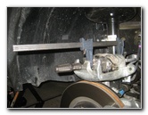 2015-2018-Nissan-Murano-Front-Brake-Pads-Replacement-Guide-017