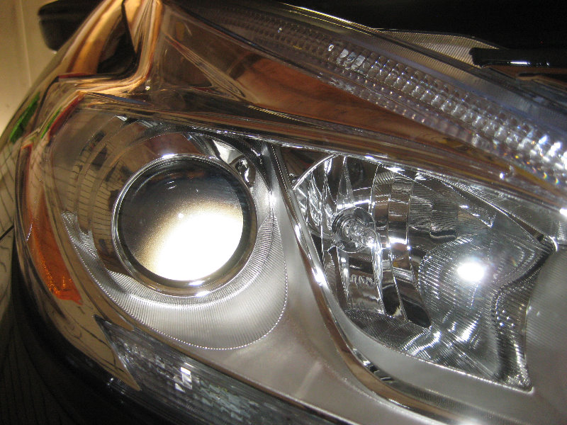 2015-2018-Nissan-Murano-Headlight-Bulbs-Replacement-Guide-002