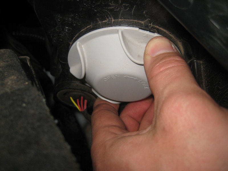 2015-2018-Nissan-Murano-Headlight-Bulbs-Replacement-Guide-026