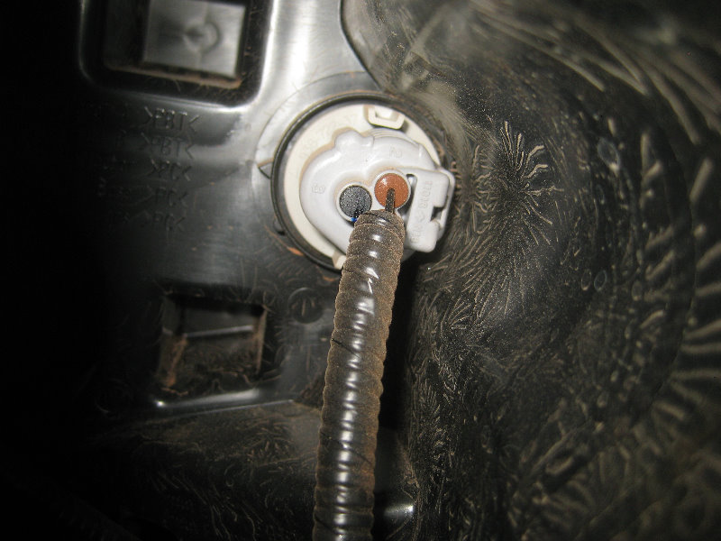 2015-2018-Nissan-Murano-Headlight-Bulbs-Replacement-Guide-032