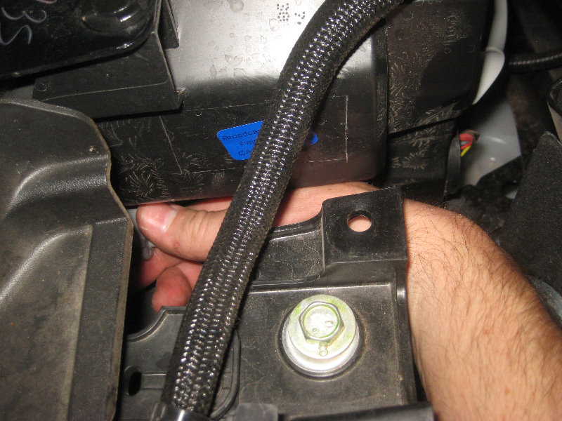 2015-2018-Nissan-Murano-Headlight-Bulbs-Replacement-Guide-033