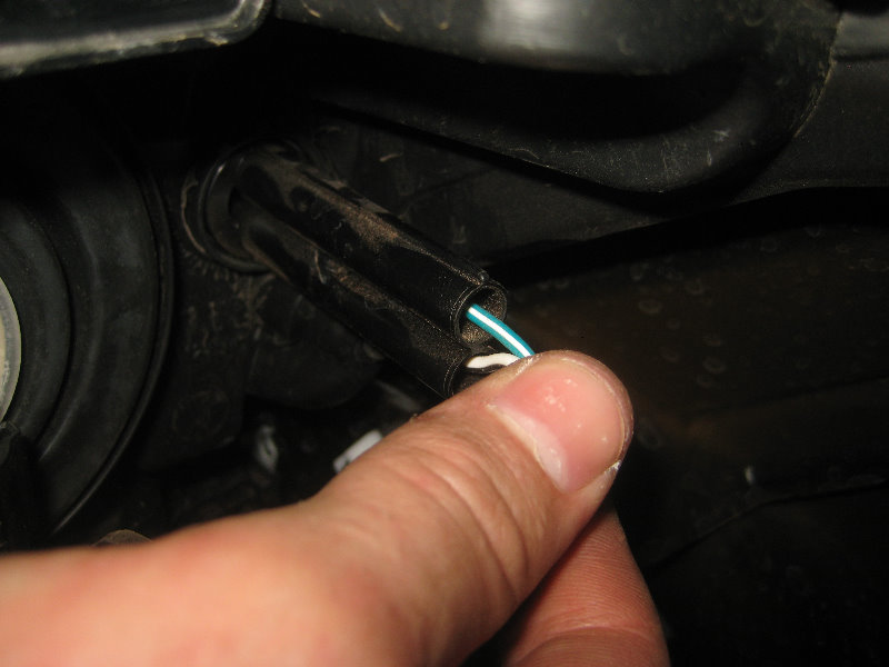 2015-2018-Nissan-Murano-Headlight-Bulbs-Replacement-Guide-049