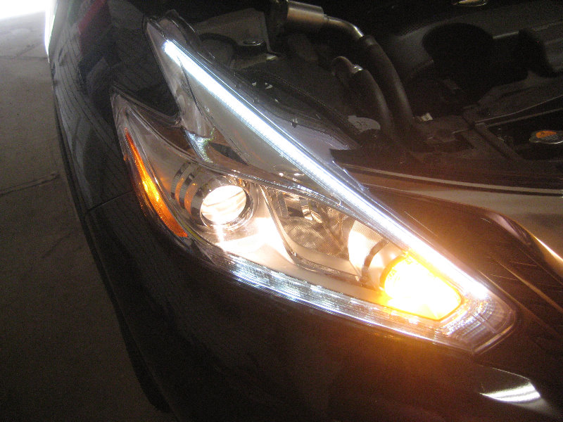2015-2018-Nissan-Murano-Headlight-Bulbs-Replacement-Guide-050