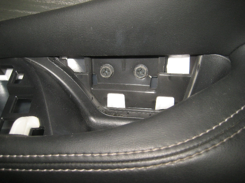 2015-2018-Nissan-Murano-Interior-Door-Panel-Removal-Speaker-Upgrade-Guide-016