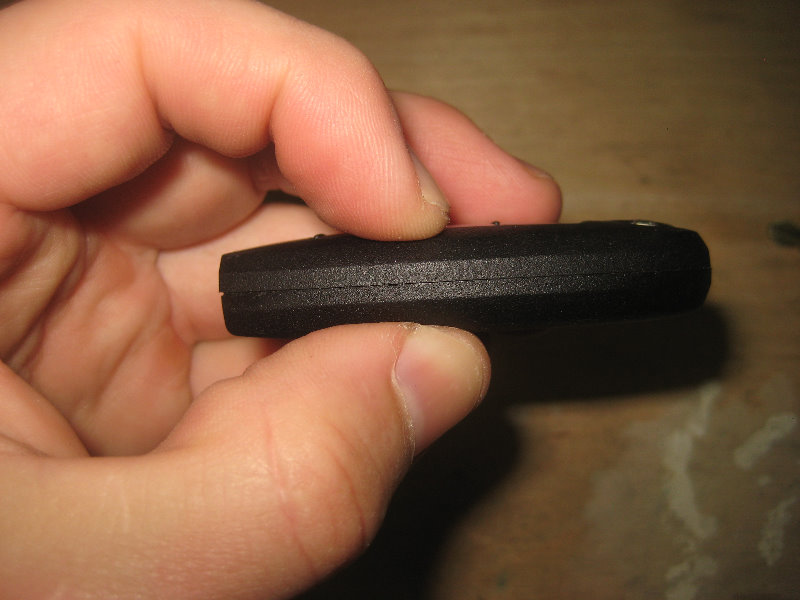 2015-2018-Nissan-Murano-Key-Fob-Battery-Replacement-Guide-017